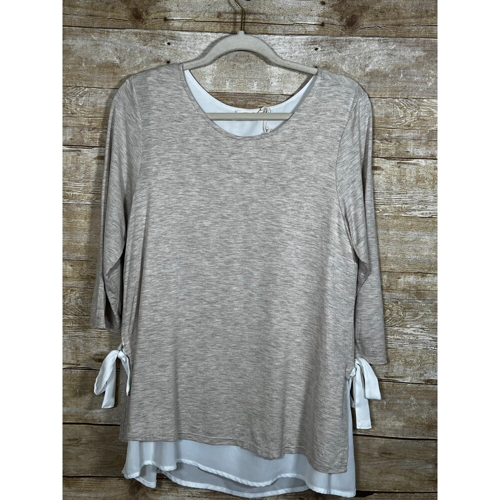 PEBBLE & STONE LINED SOFT ROUND NECK CASUAL CHIC FLATTERING MODIST BLOUSE